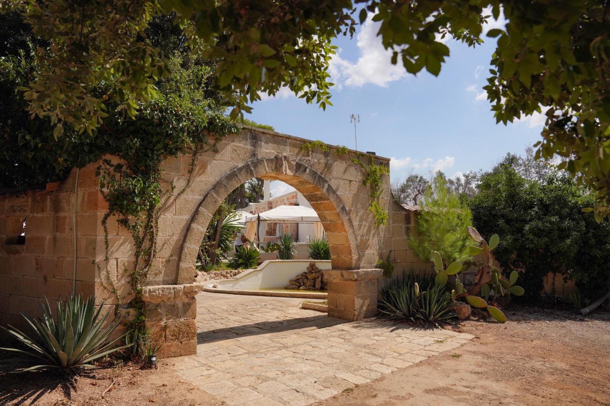 B&B Villa Gallo Torre Squillace ภายนอก รูปภาพ